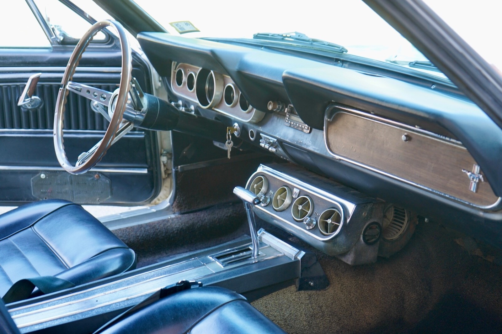 Ford-Mustang-1966-Convertible-30