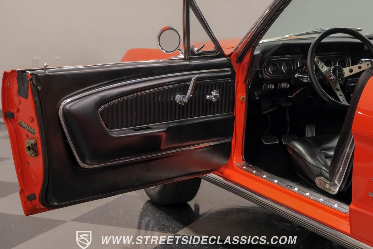 Ford-Mustang-1966-Convertible-32