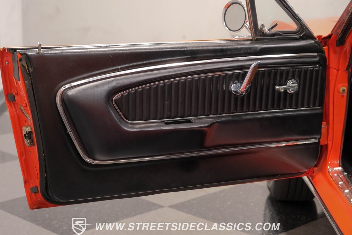 Ford-Mustang-1966-Convertible-33