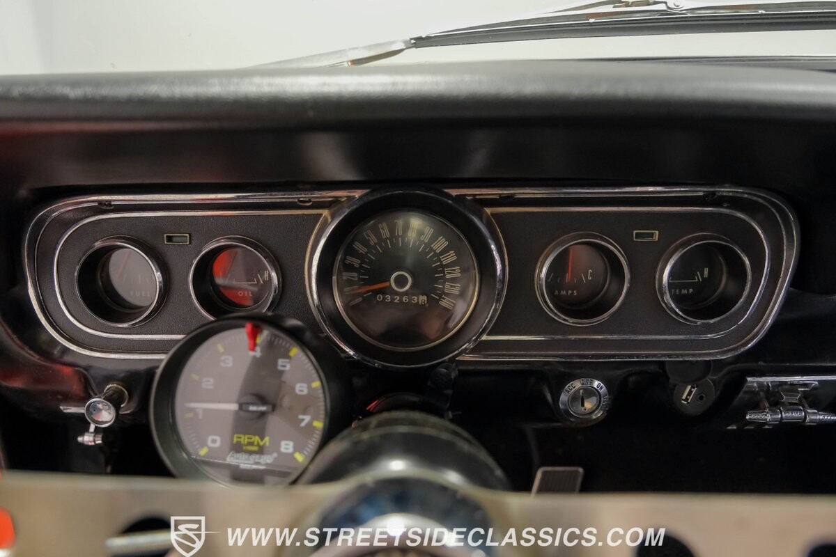 Ford-Mustang-1966-Convertible-36