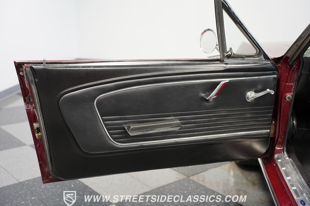Ford-Mustang-1966-Convertible-37