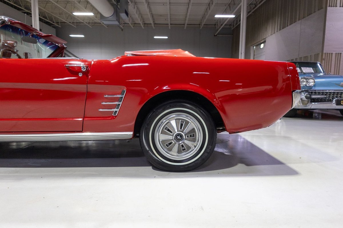 Ford-Mustang-1966-Convertible-38