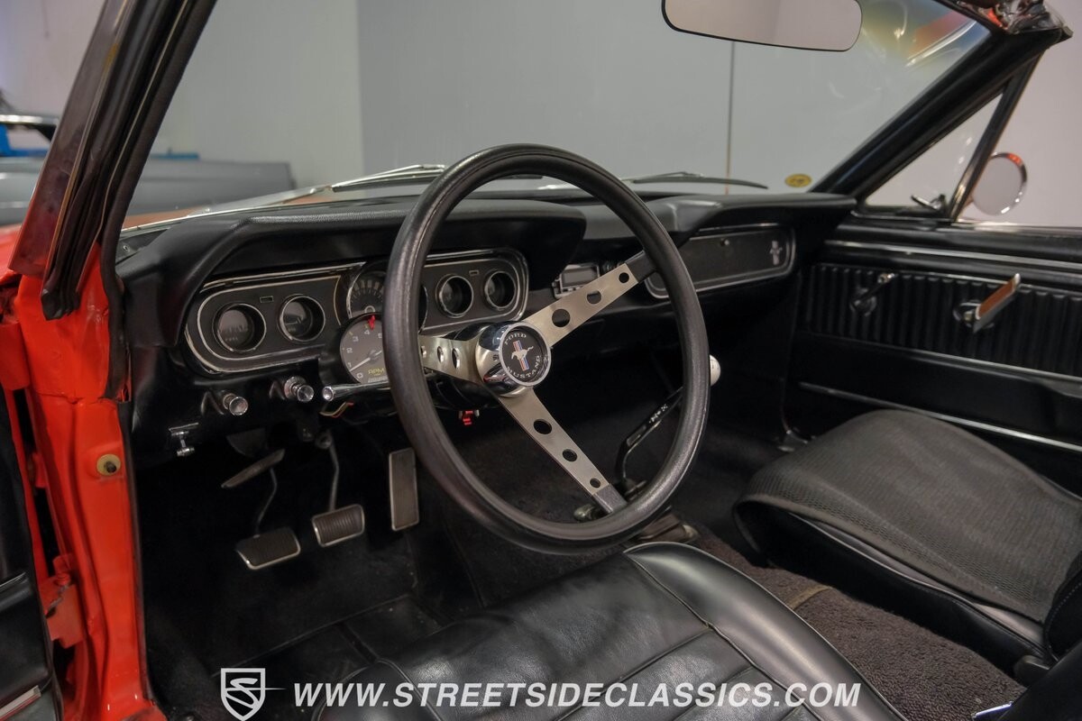 Ford-Mustang-1966-Convertible-4