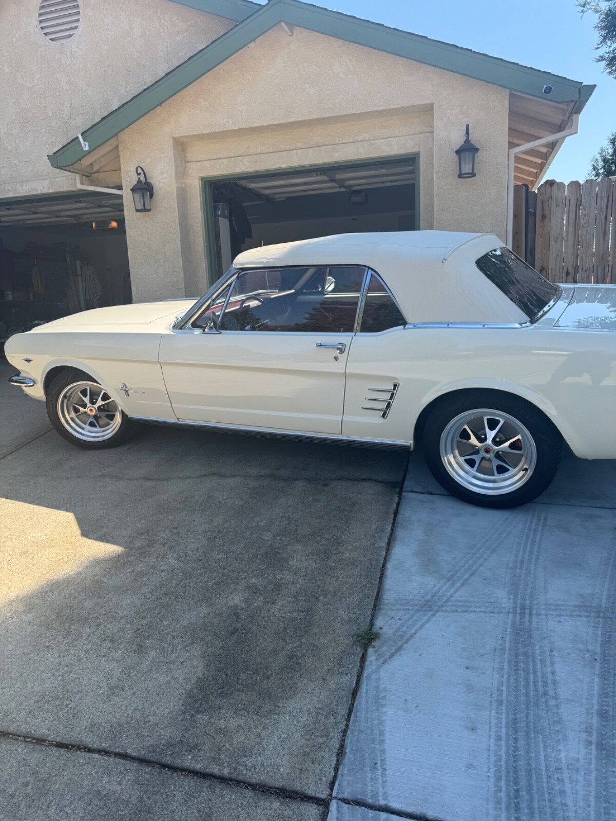 Ford-Mustang-1966-Convertible