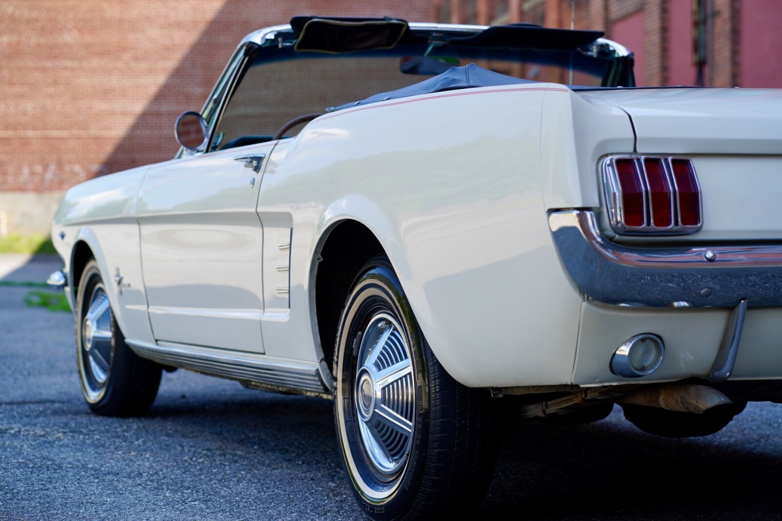 Ford-Mustang-1966-Convertible-7