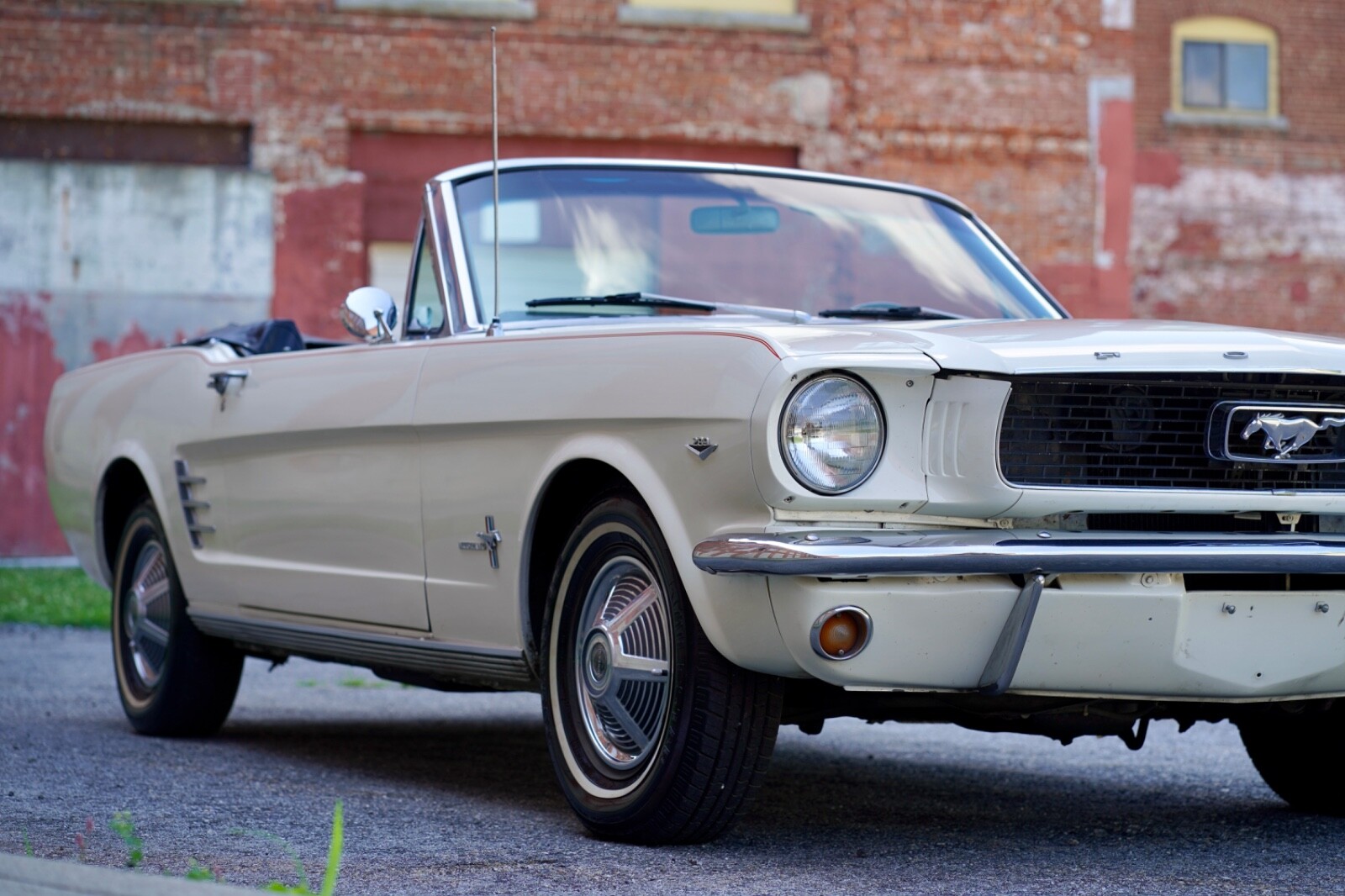 Ford-Mustang-1966-Convertible-9