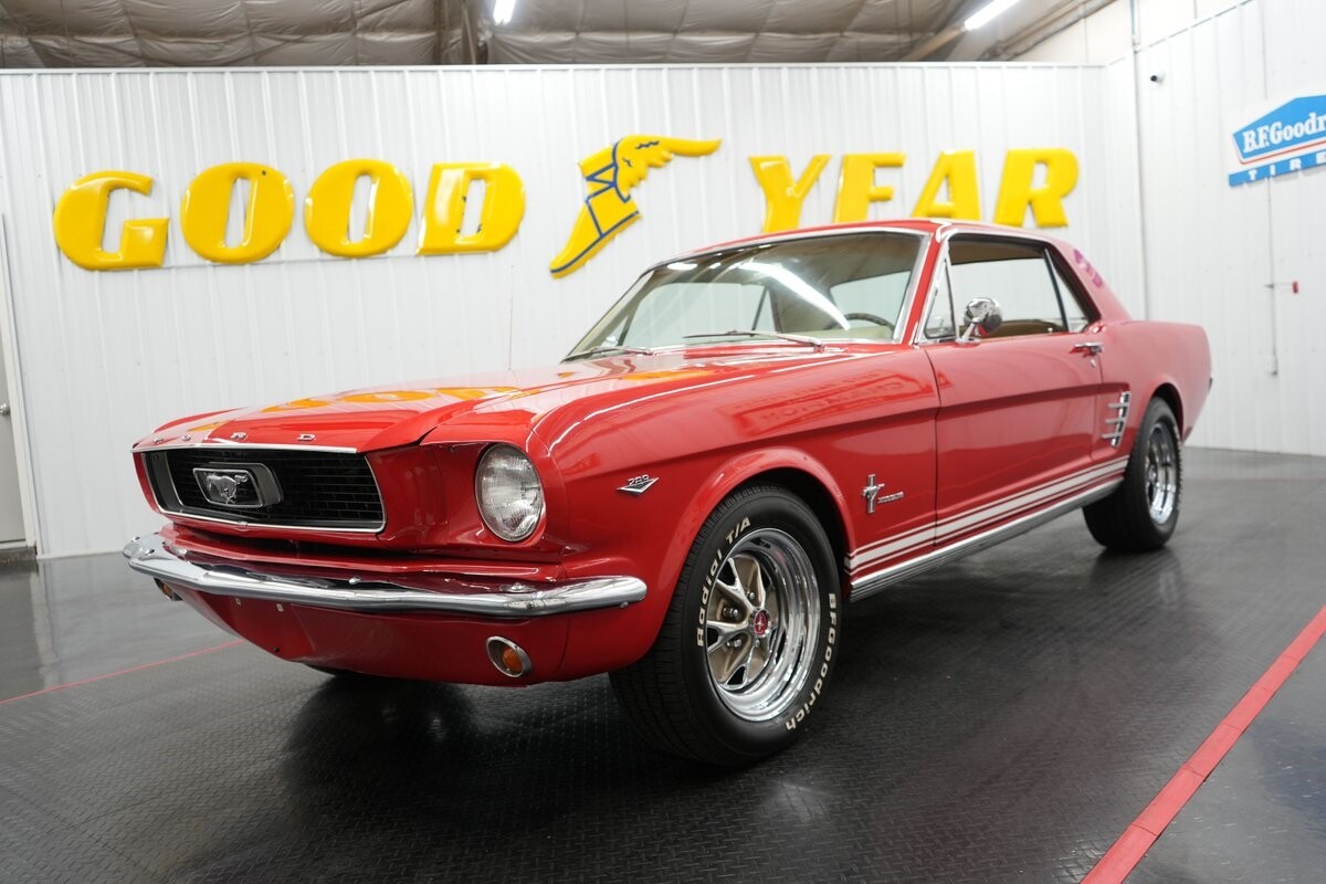 Ford-Mustang-1966-Coupe-1
