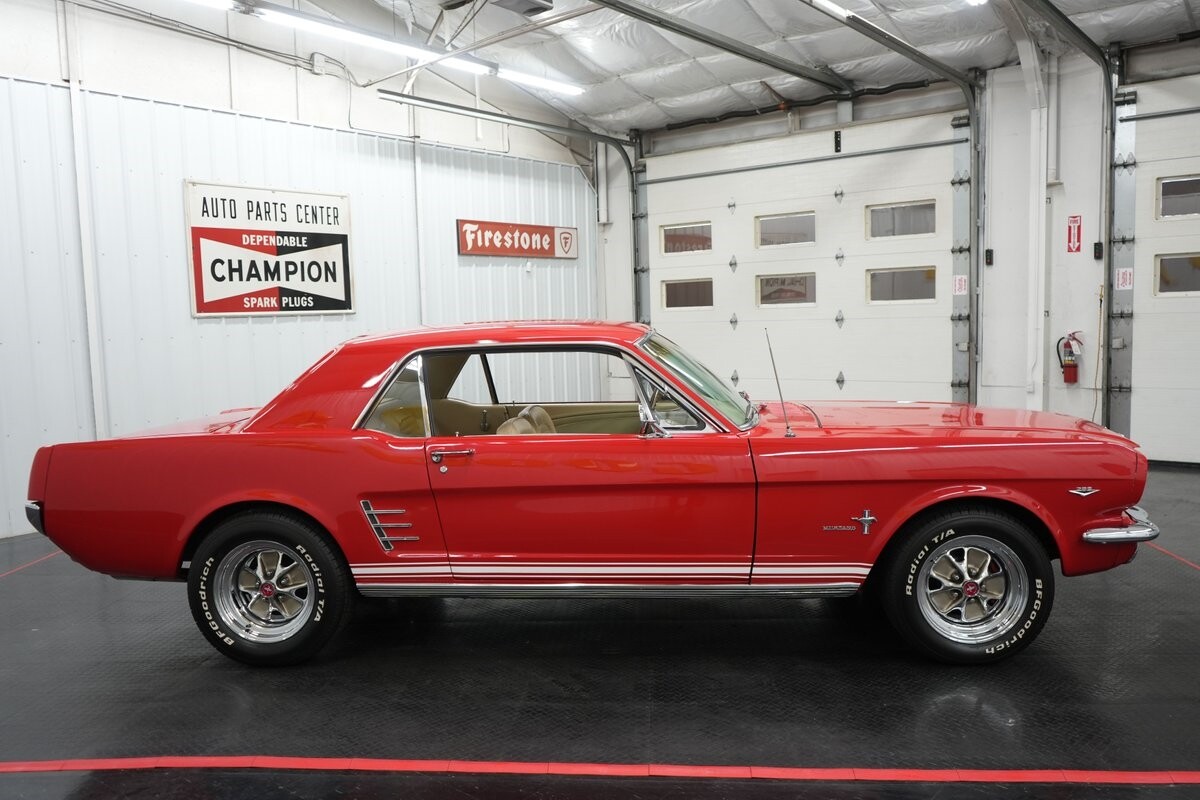 Ford-Mustang-1966-Coupe-17