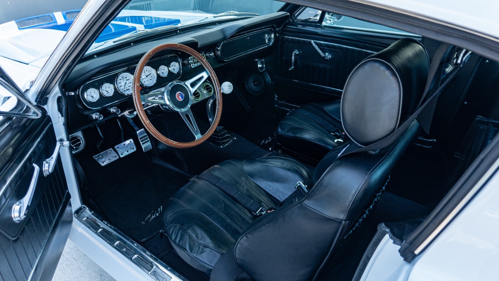 Ford-Mustang-1966-Coupe-19