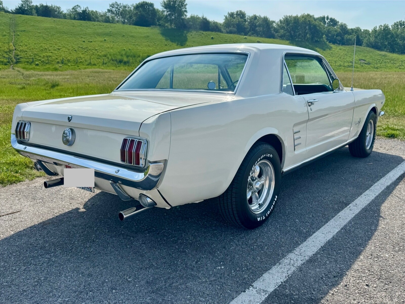 Ford-Mustang-1966-Coupe-2