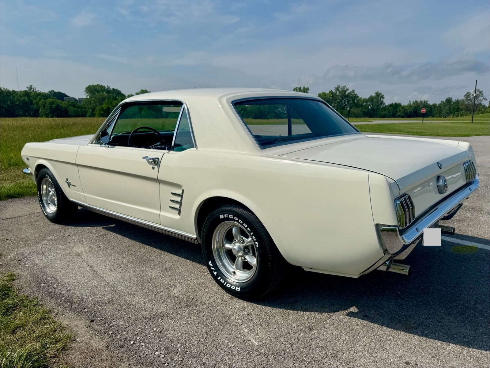 Ford-Mustang-1966-Coupe-3