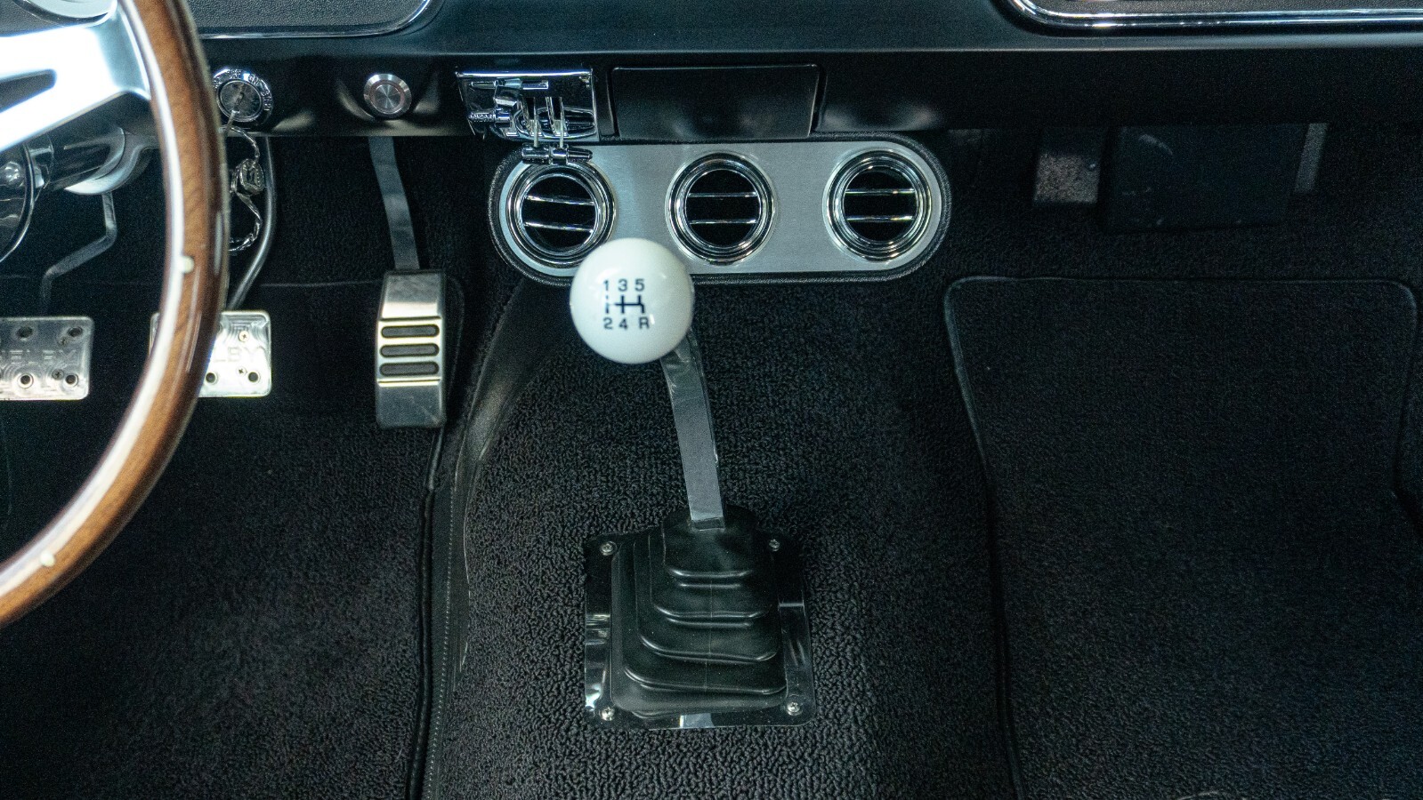 Ford-Mustang-1966-Coupe-36