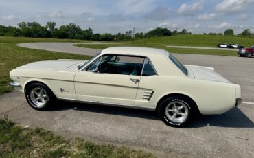 Ford-Mustang-1966-Coupe-4