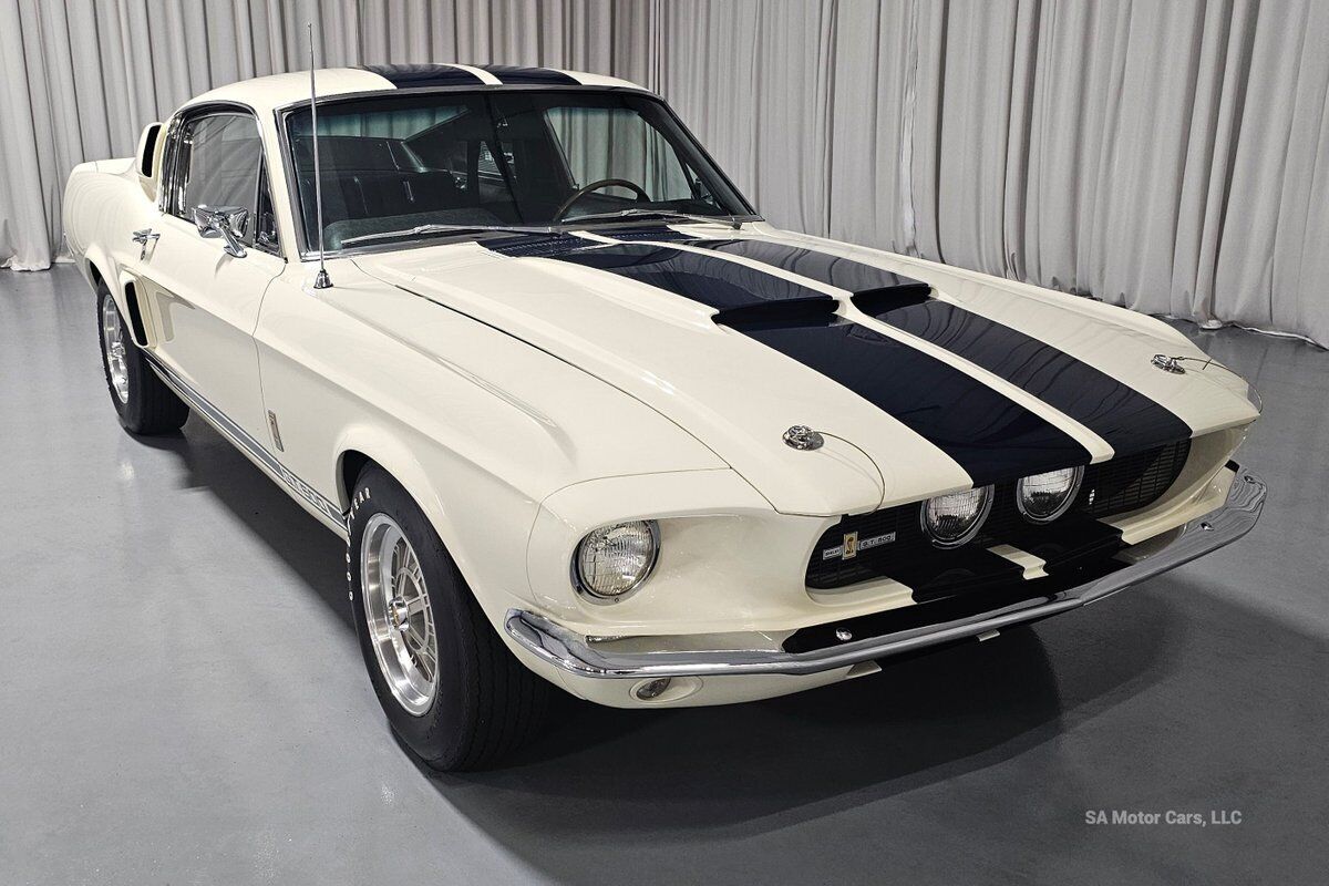 Ford-Mustang-1967-2