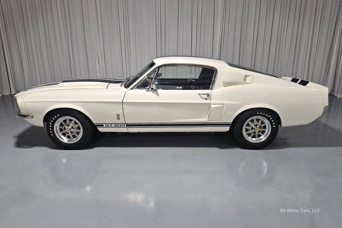 Ford-Mustang-1967-25