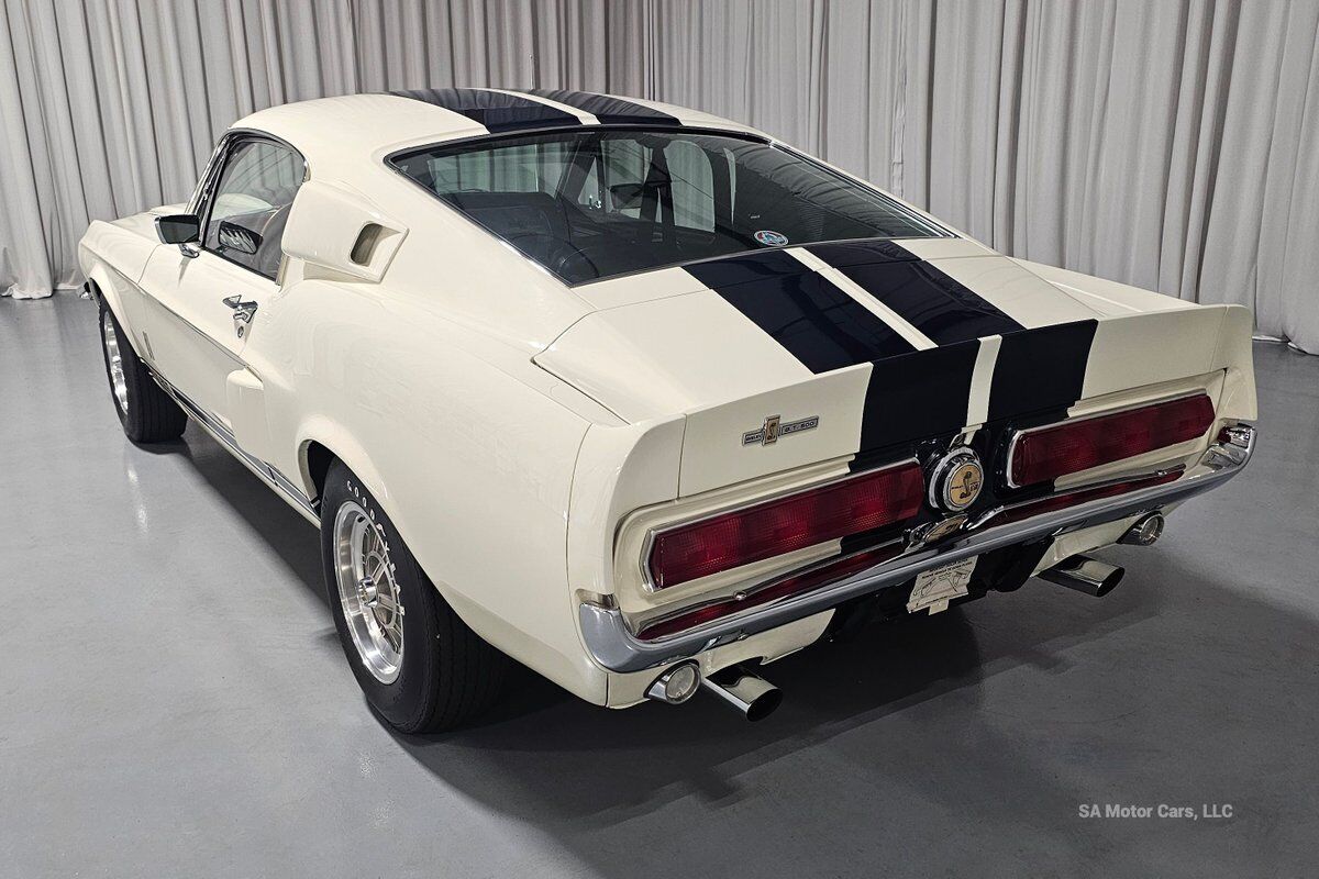 Ford-Mustang-1967-28