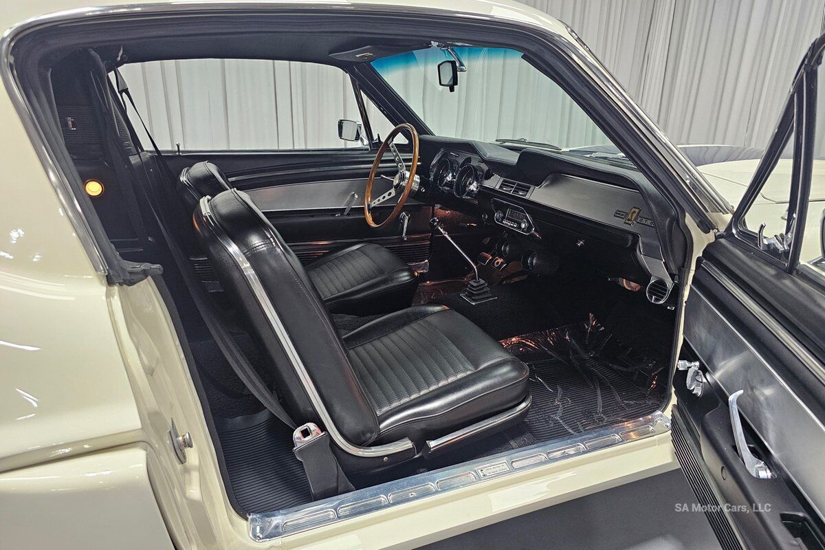 Ford-Mustang-1967-7