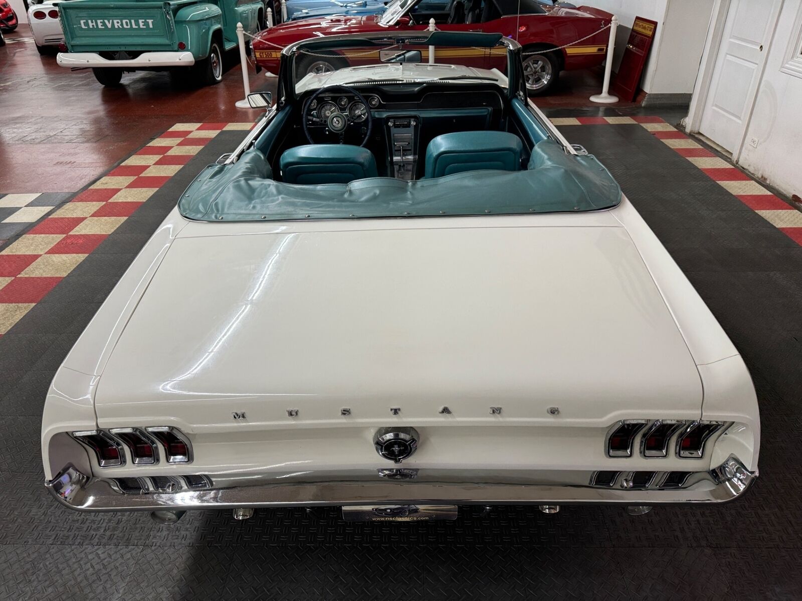 Ford-Mustang-1967-Convertible-18