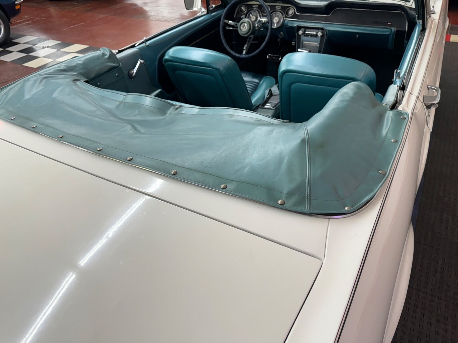 Ford-Mustang-1967-Convertible-21
