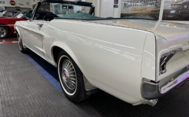 Ford-Mustang-1967-Convertible-26