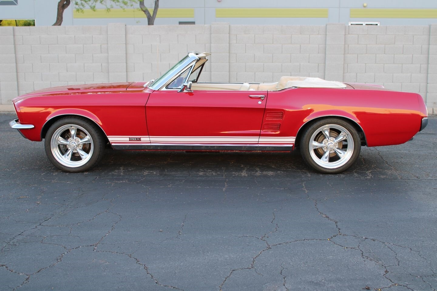 Ford-Mustang-1967-Convertible-3