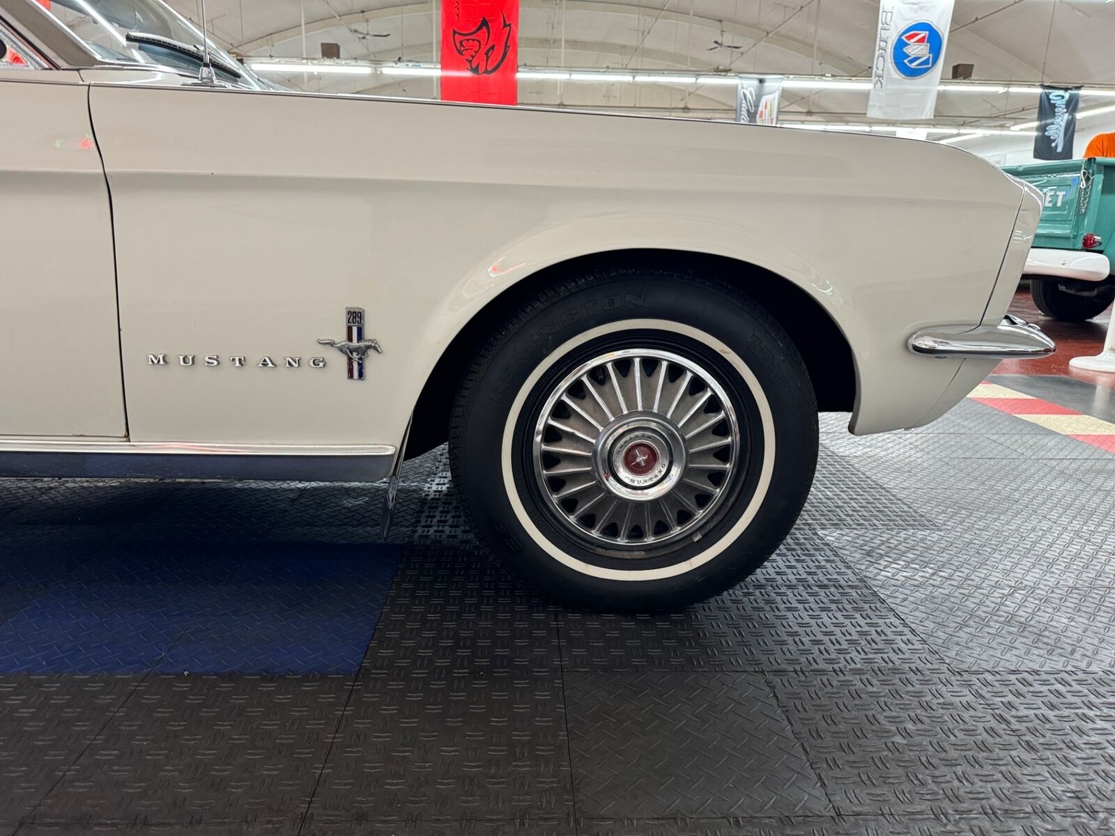 Ford-Mustang-1967-Convertible-32