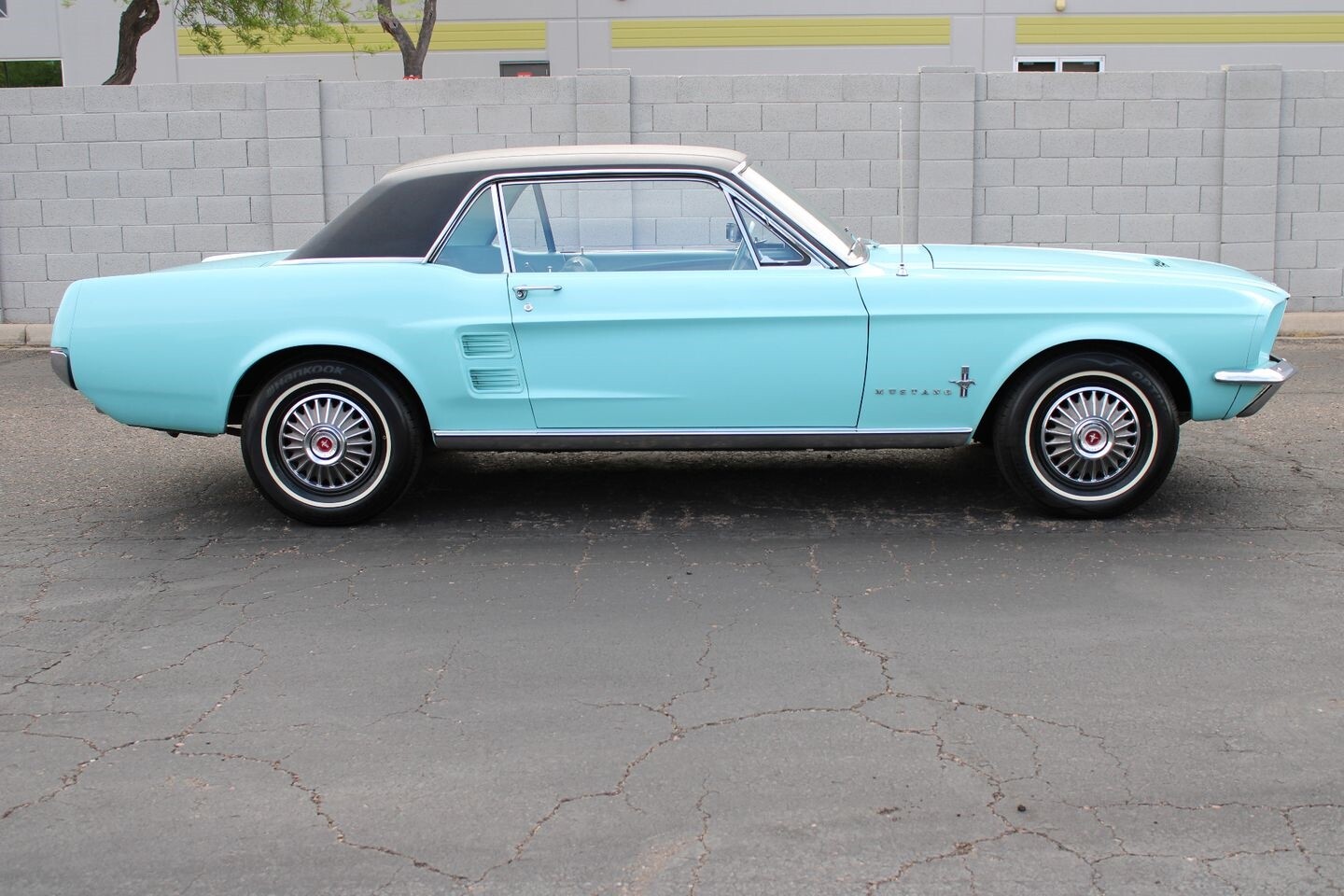 Ford-Mustang-1967-Coupe-1