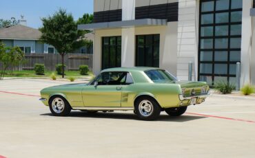Ford-Mustang-1967-Coupe-11