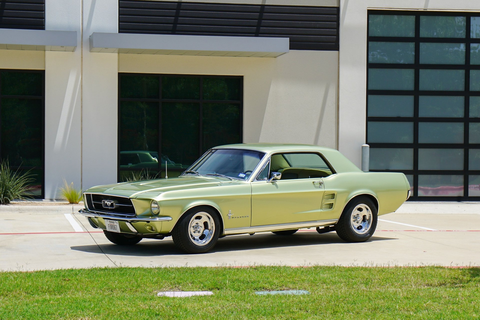 Ford-Mustang-1967-Coupe-14