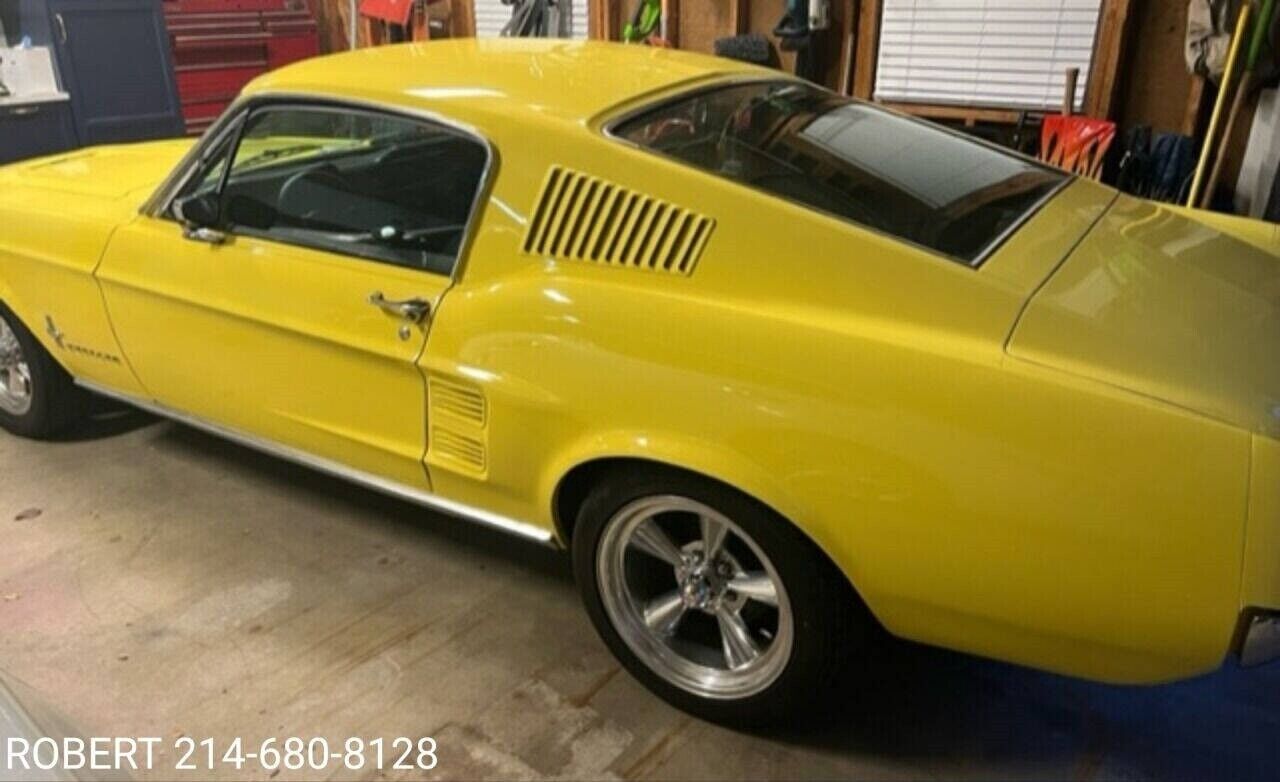 Ford-Mustang-1967-Coupe-2