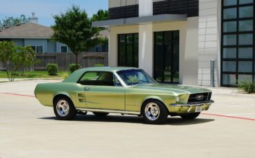 Ford-Mustang-1967-Coupe-2