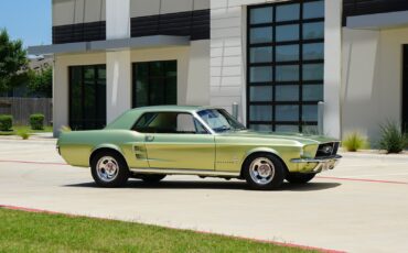 Ford-Mustang-1967-Coupe-3