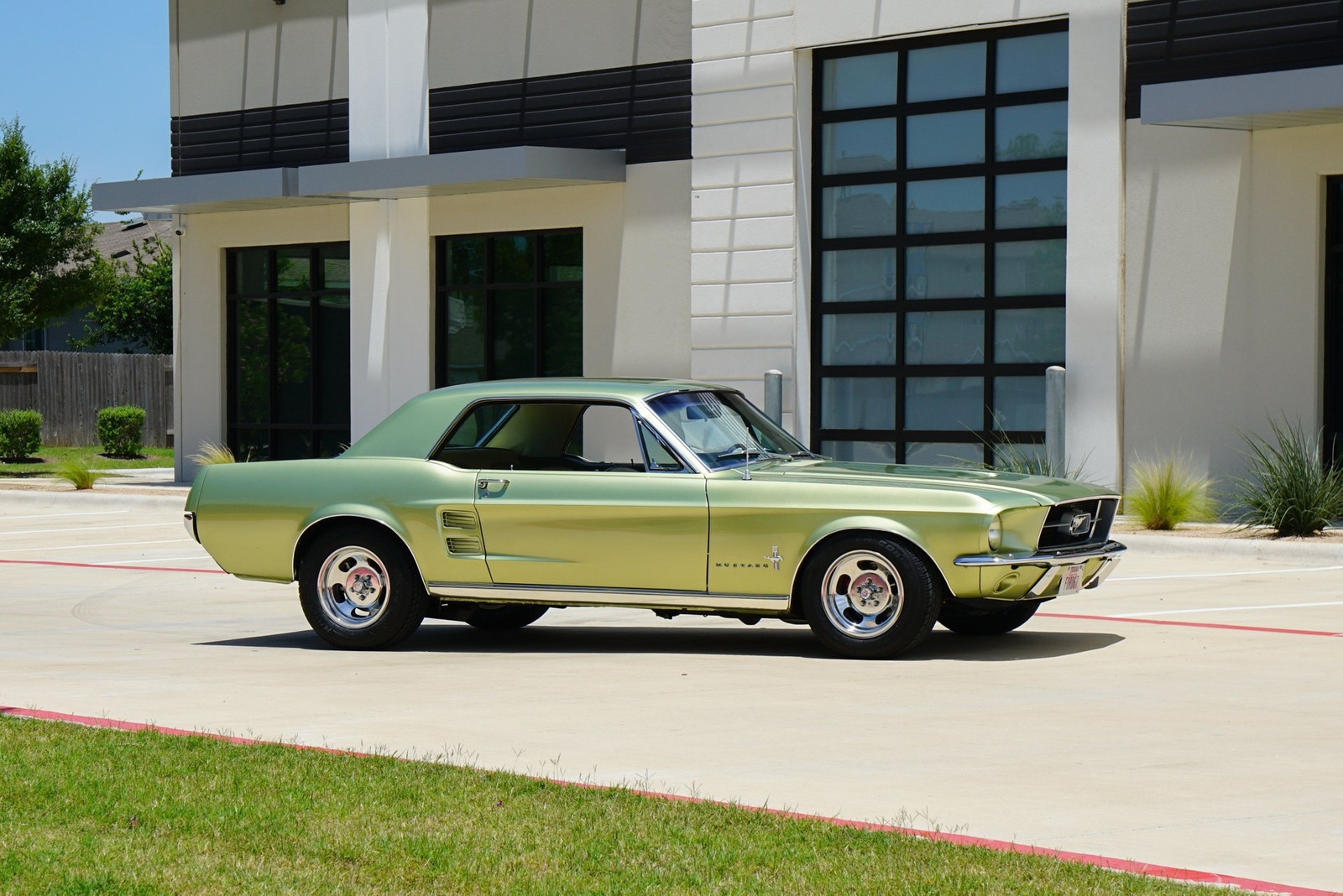 Ford-Mustang-1967-Coupe-3