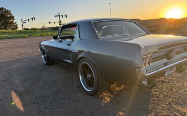 Ford-Mustang-1967-Coupe-3