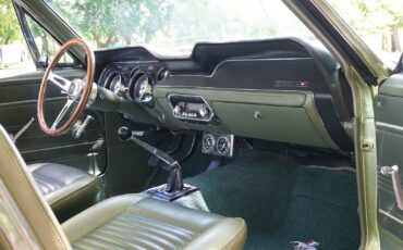 Ford-Mustang-1967-Coupe-4