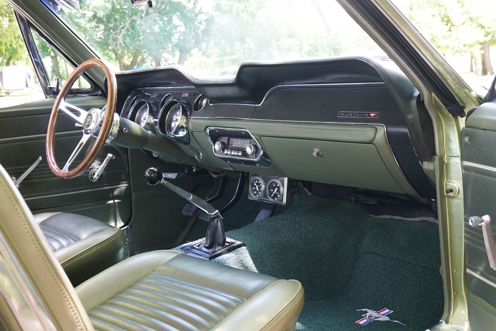 Ford-Mustang-1967-Coupe-4