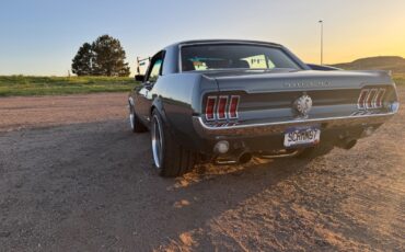 Ford-Mustang-1967-Coupe-4