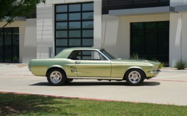 Ford-Mustang-1967-Coupe-6