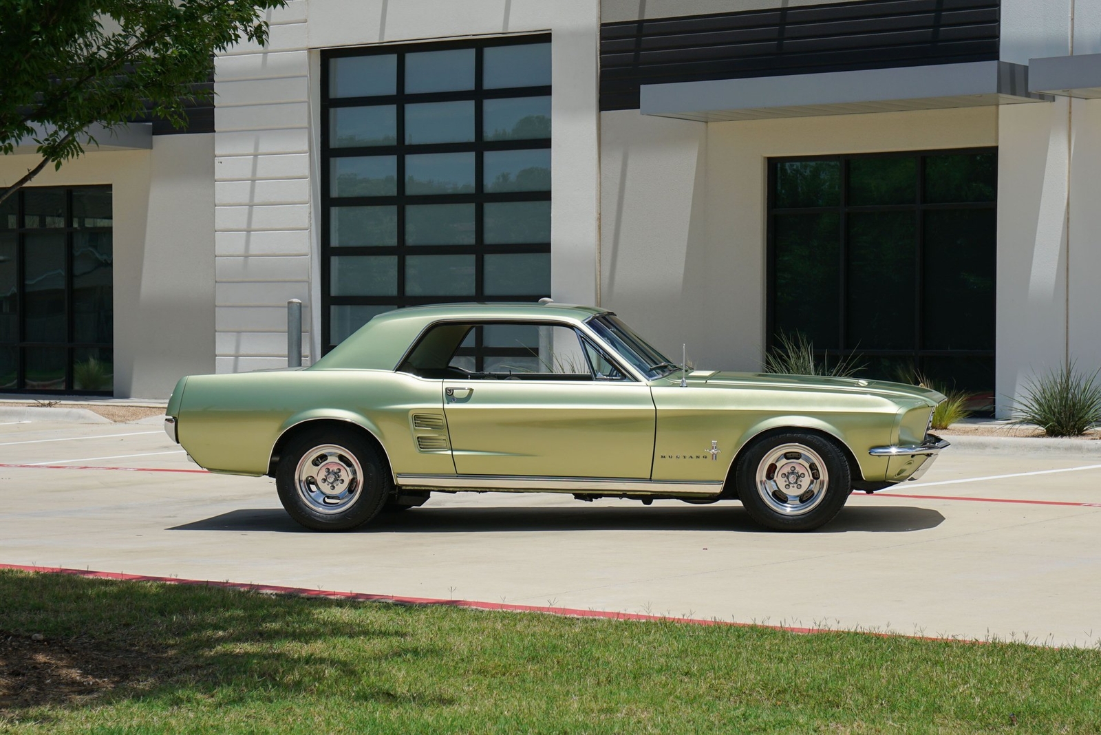 Ford-Mustang-1967-Coupe-6