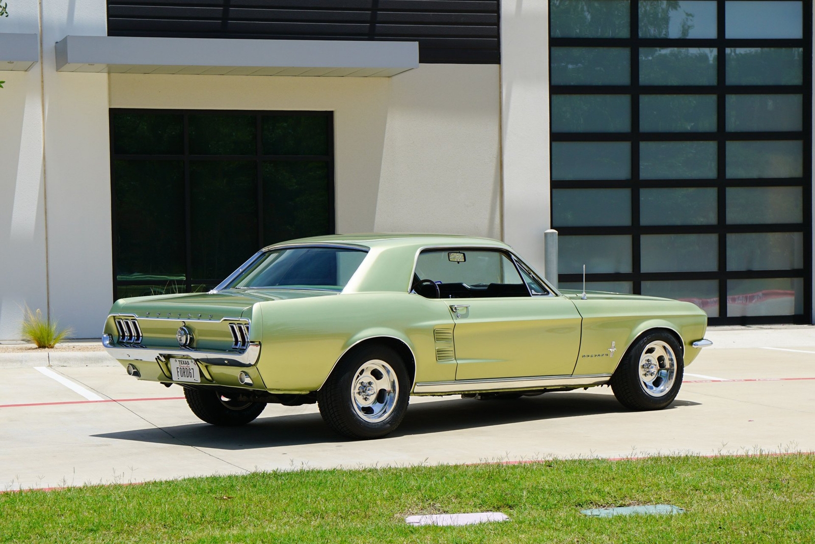 Ford-Mustang-1967-Coupe-7