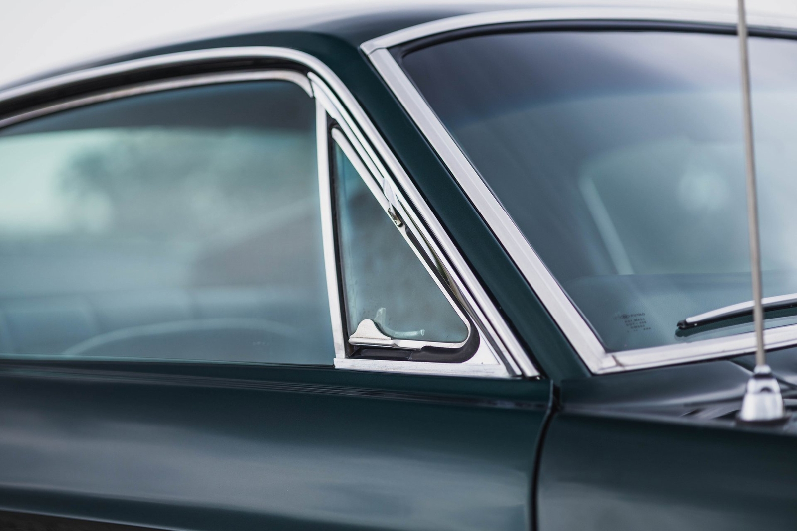 Ford-Mustang-1967-Fastback-16