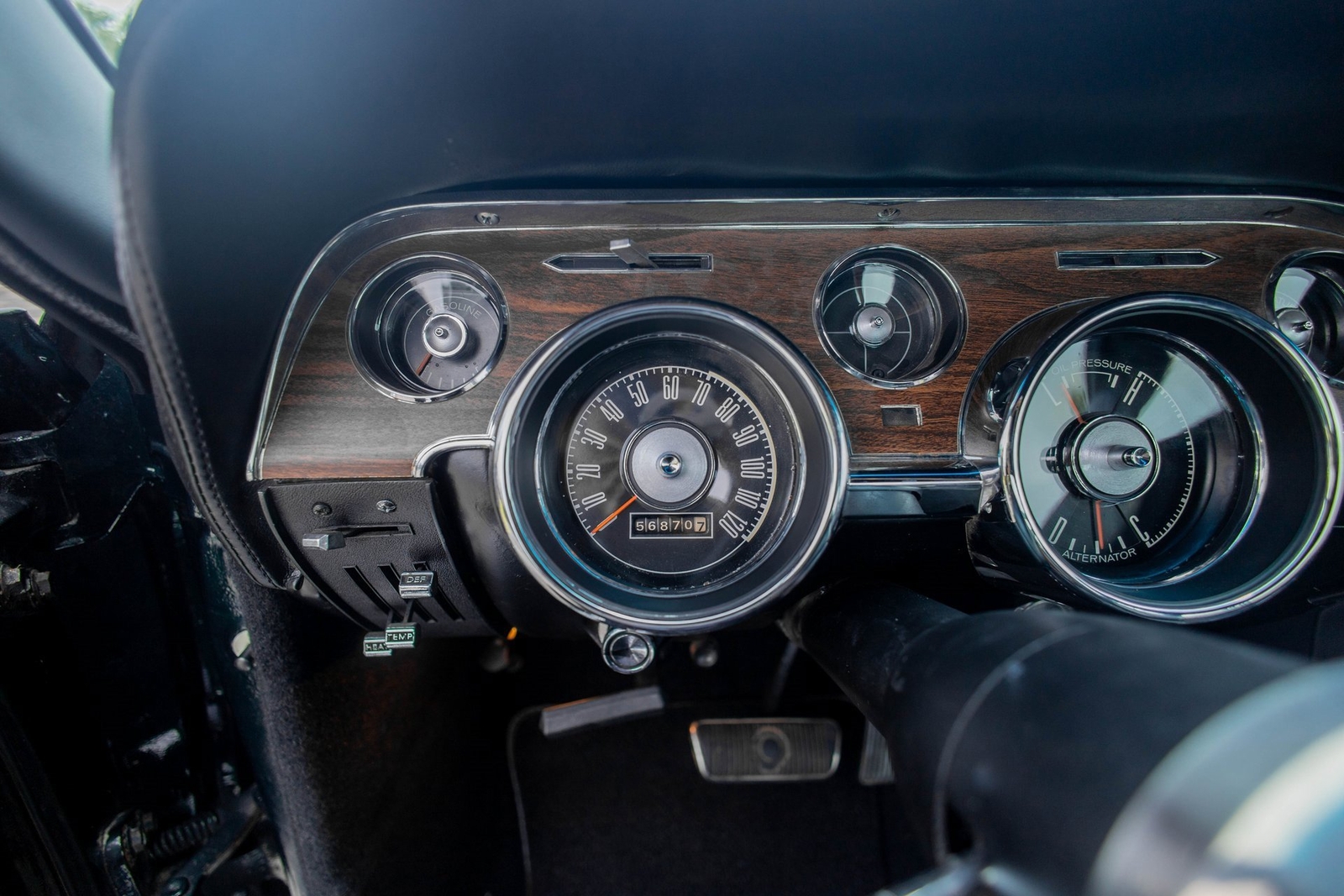 Ford-Mustang-1967-Fastback-26