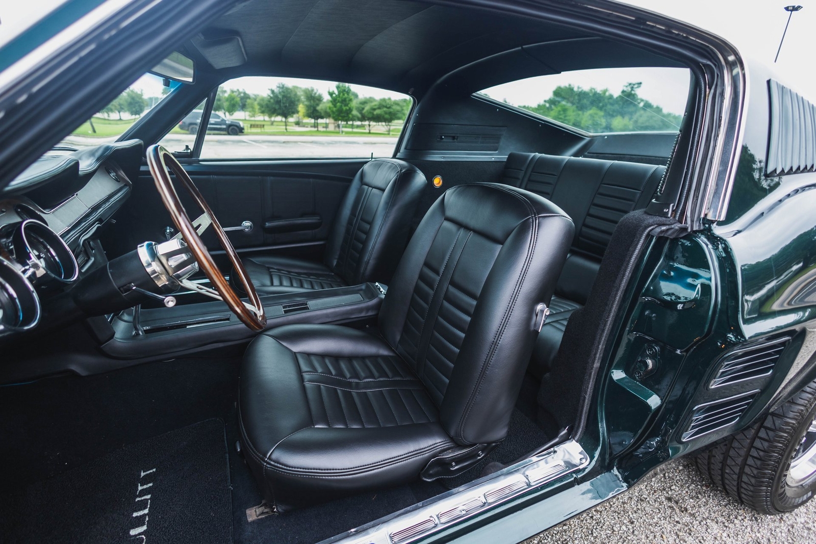 Ford-Mustang-1967-Fastback-30