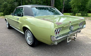 Ford-Mustang-1967-Sedan-1