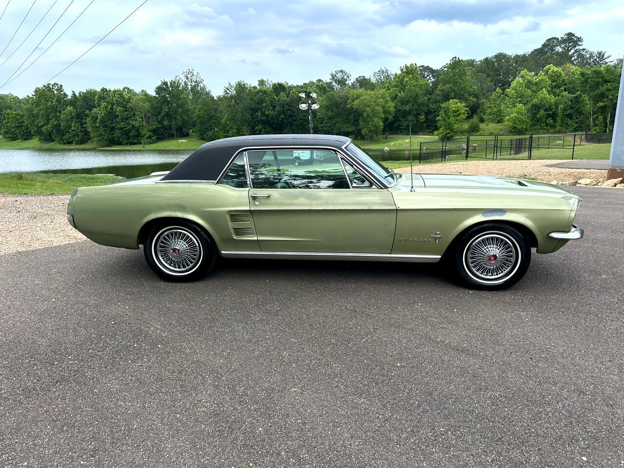 Ford-Mustang-1967-Sedan-14
