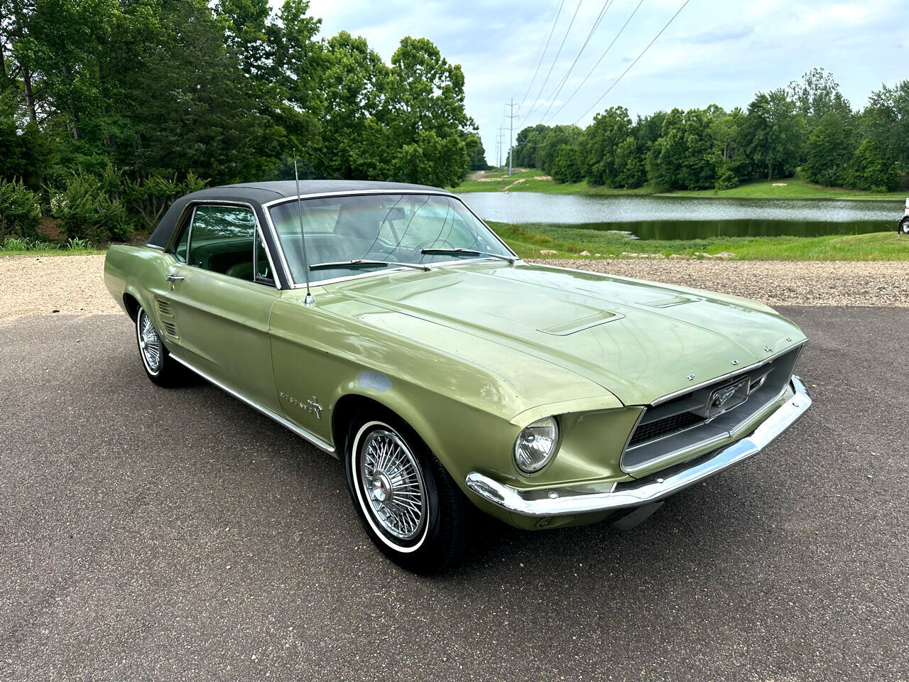Ford-Mustang-1967-Sedan-2