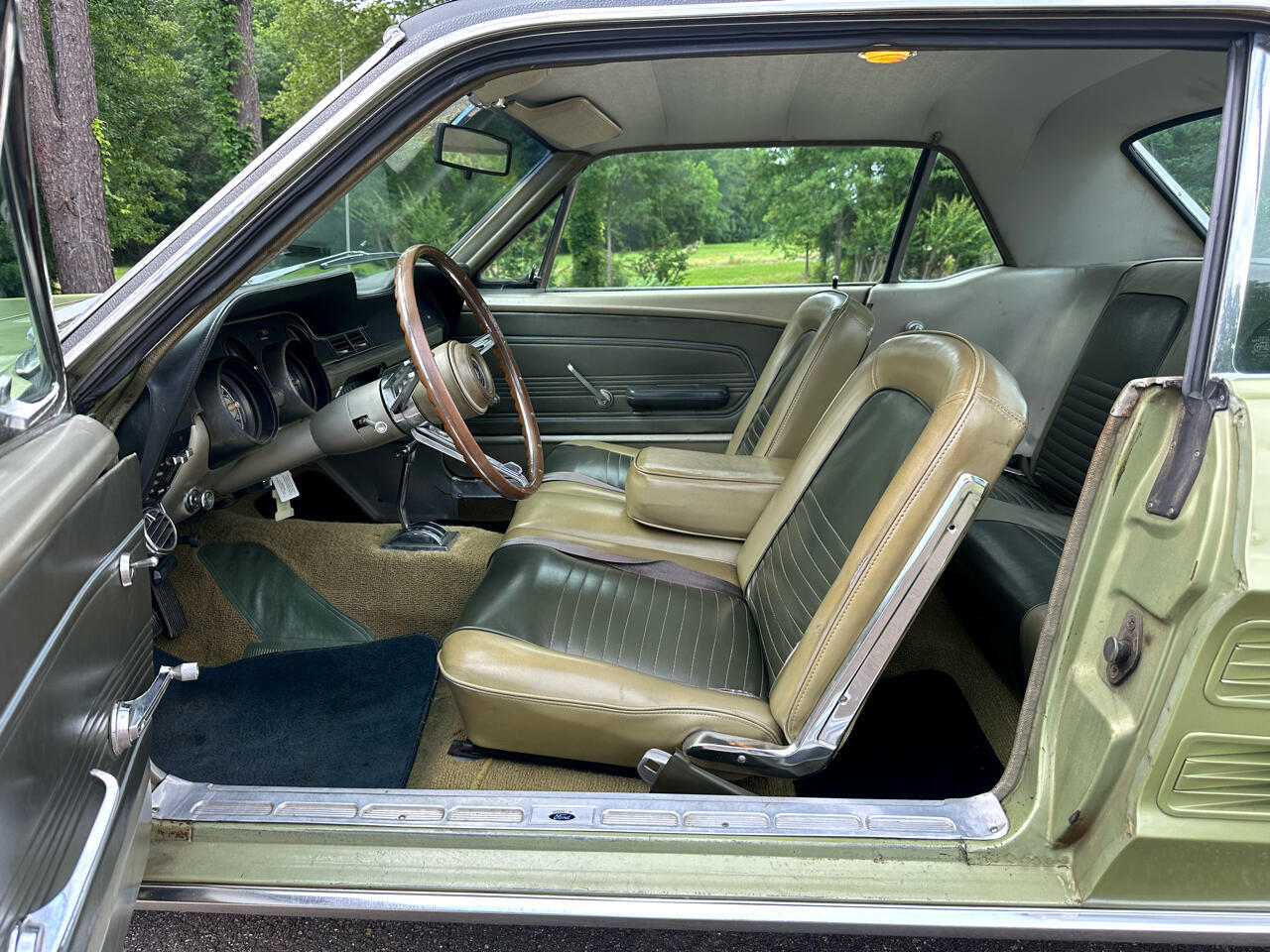 Ford-Mustang-1967-Sedan-4