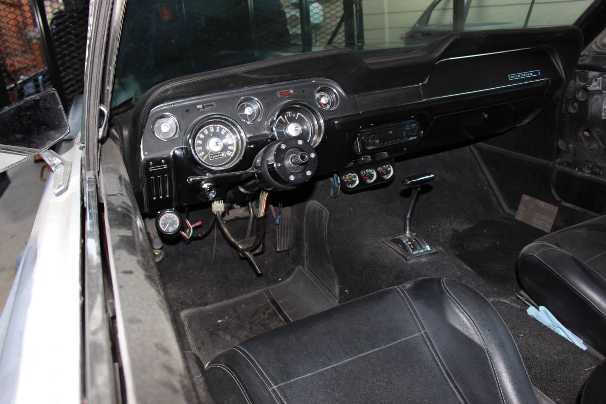 Ford-Mustang-1967-grey-5