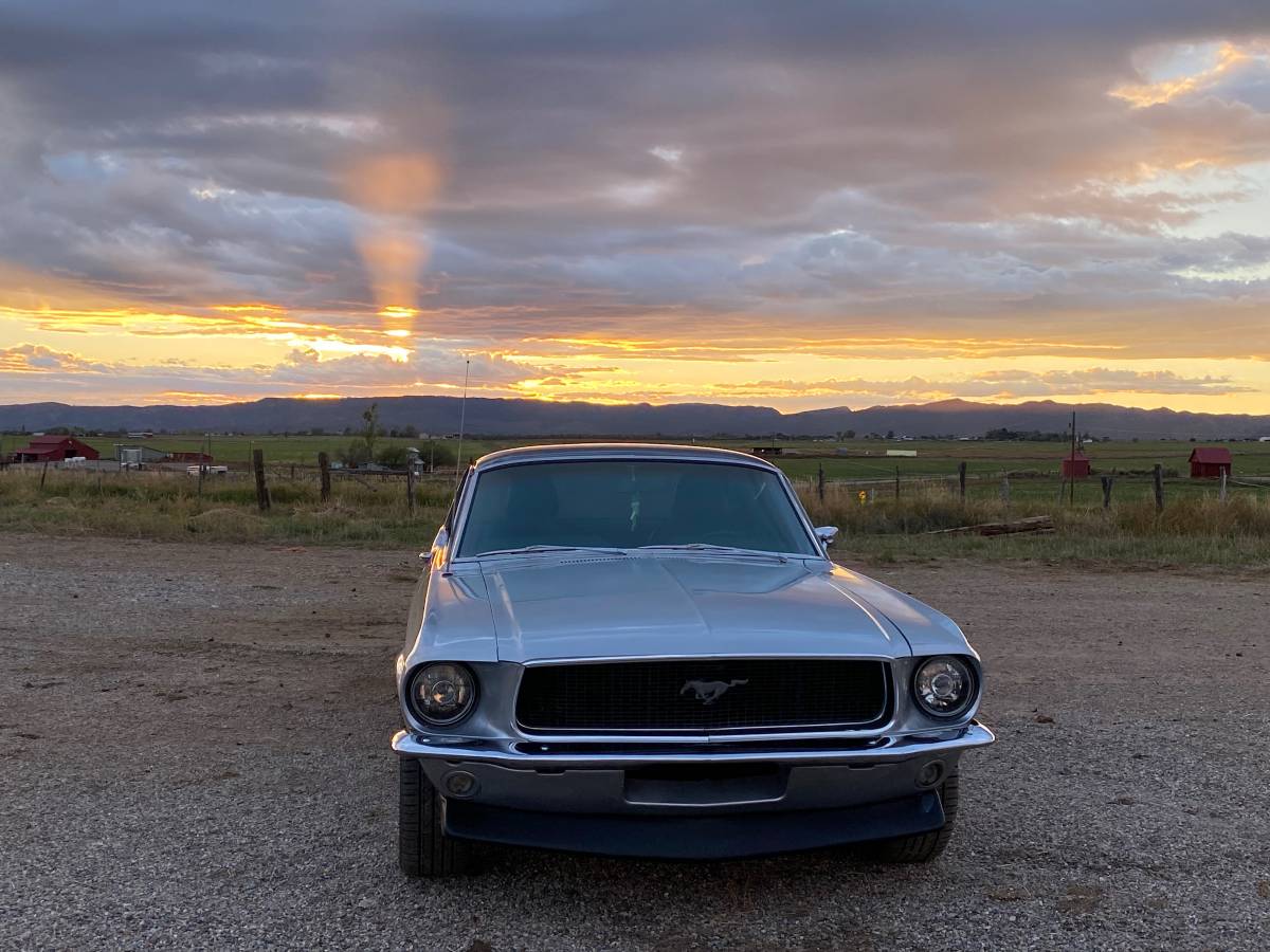 Ford-Mustang-1967-silver-1