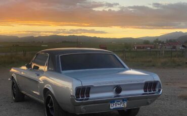 Ford-Mustang-1967-silver